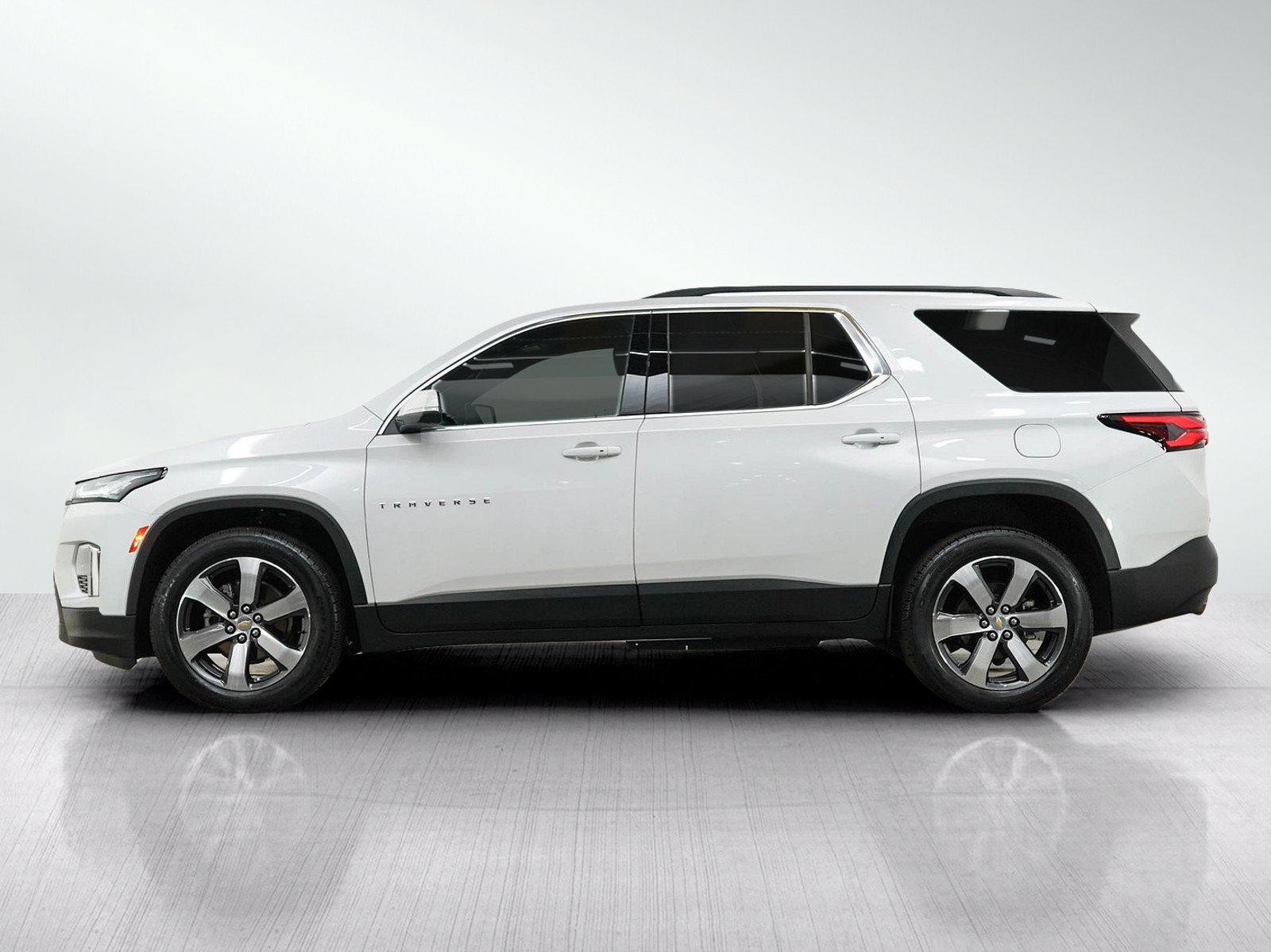 Used 2023 Chevrolet Traverse 3LT with VIN 1GNEVHKW3PJ311795 for sale in White Bear Lake, Minnesota