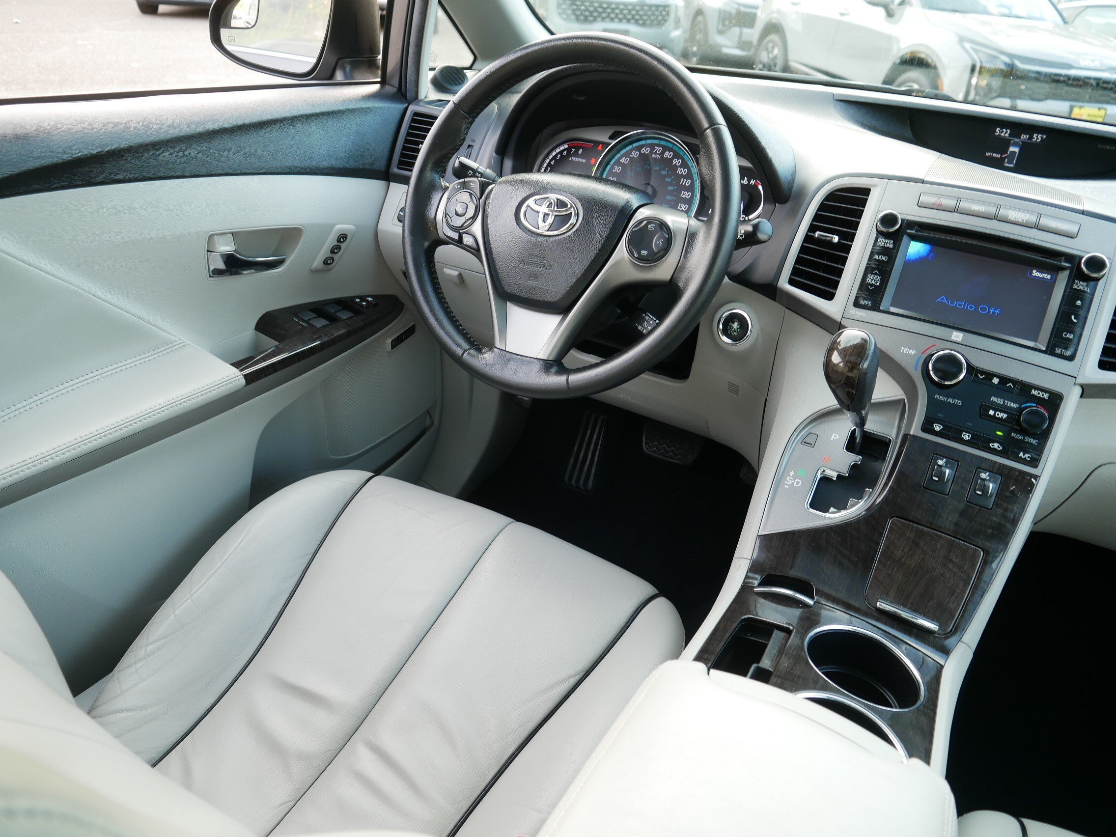 Used 2013 Magnetic Gray Metallic Toyota XLE image 9