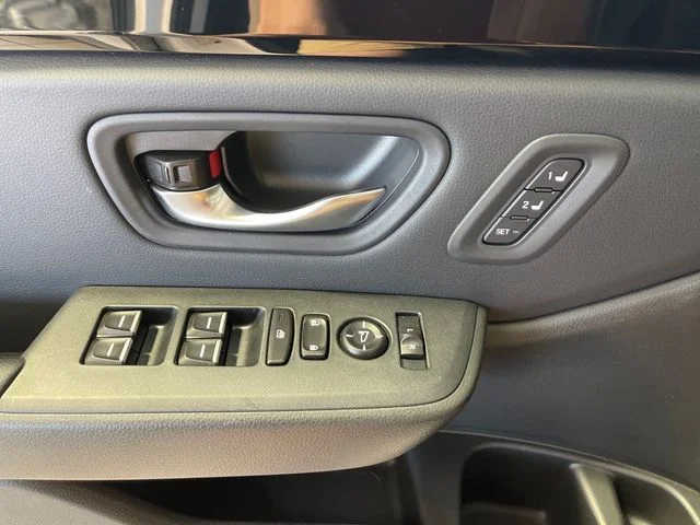 2025 Honda Pilot Touring - Photo 17