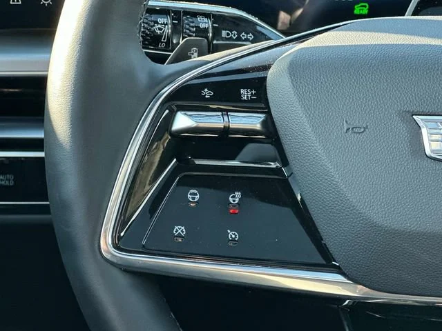 2025 Cadillac LYRIQ Luxury 2 - Photo 8