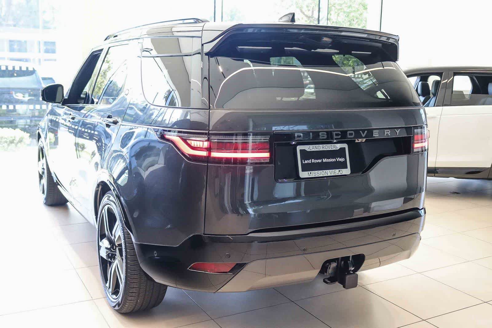 New 2026 Carpathian Grey Land Rover Dynamic SE image 3