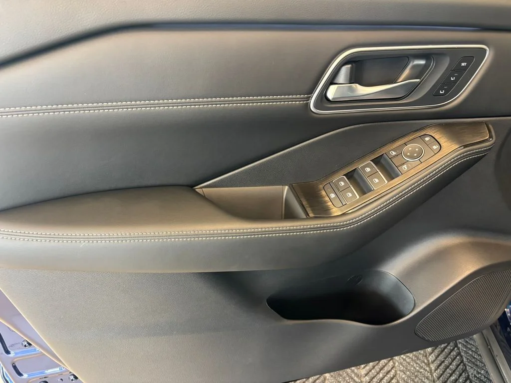 New 2026 Deep Ocean Blue Pearl Nissan Platinum image 13