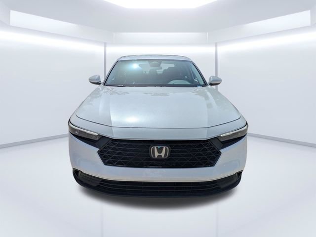 Used 2025 White Honda LX image 9