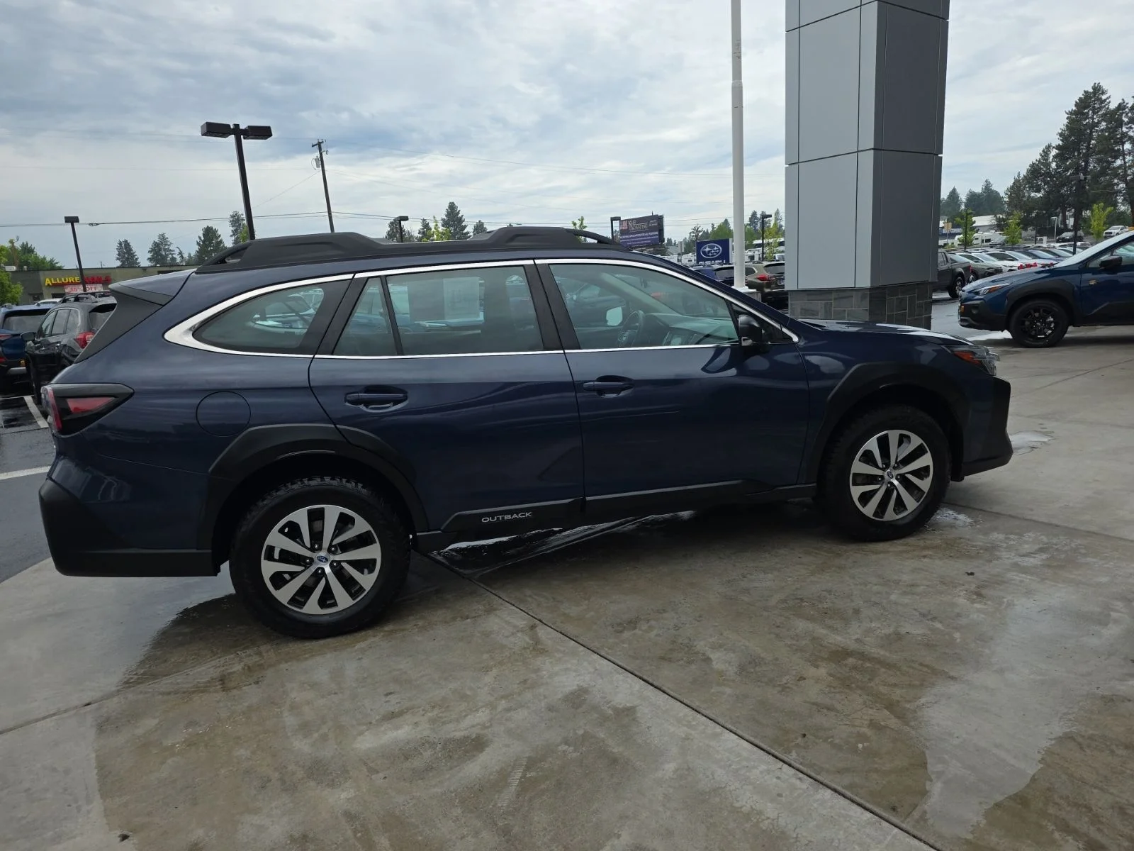 Used 2023 Cosmic Blue Subaru 2.5i image 4