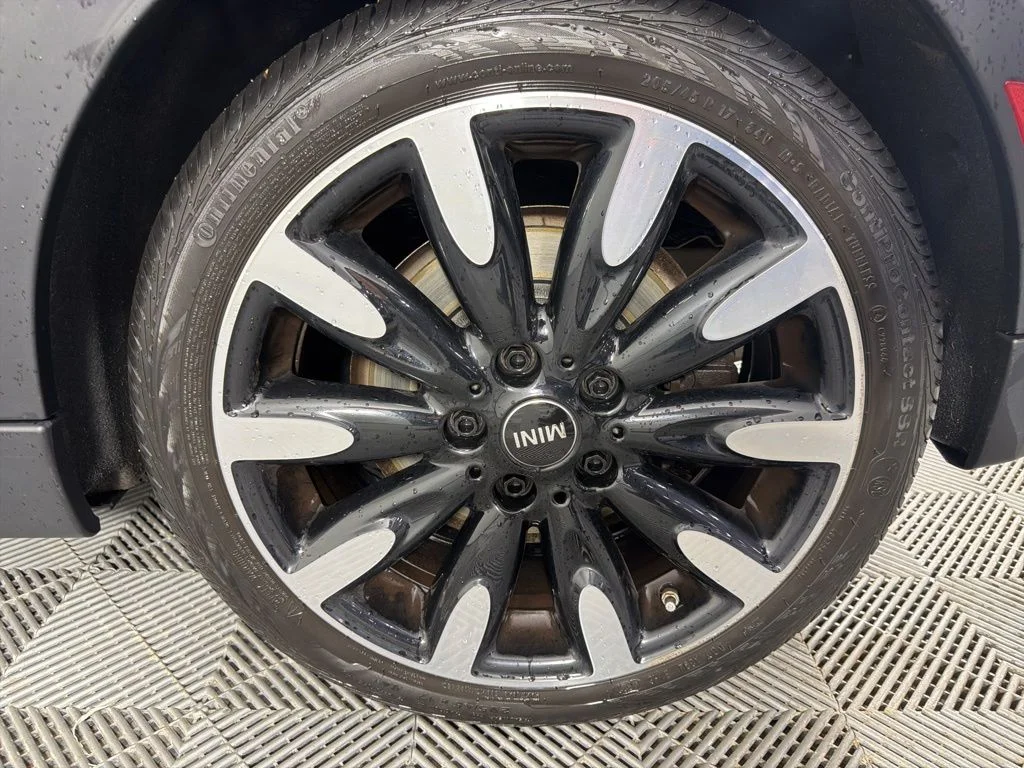 Used 2023 Gray MINI Signature image 9