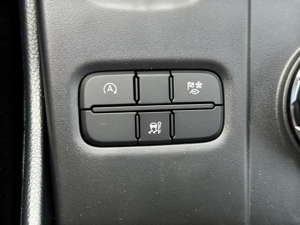 New 2026 Marsh Gray Ford XLT image 24