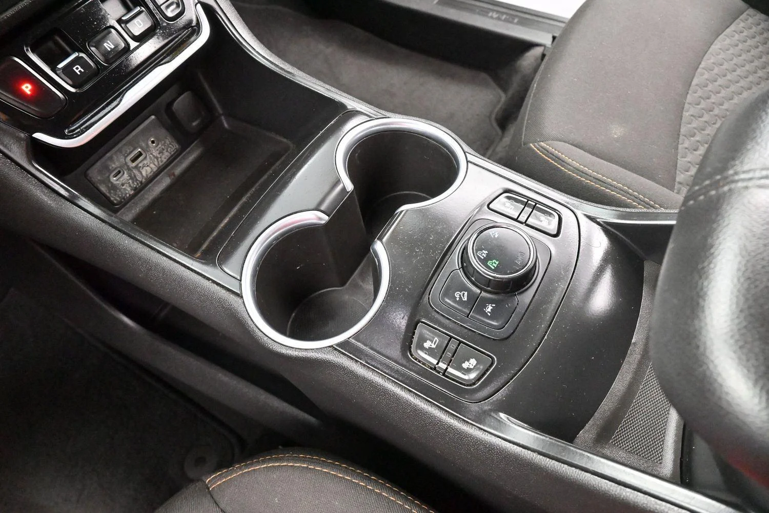 Used 2020 Summit White GMC SLE image 24