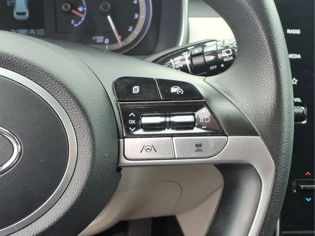 Used 2024  Hyundai SEL image 15