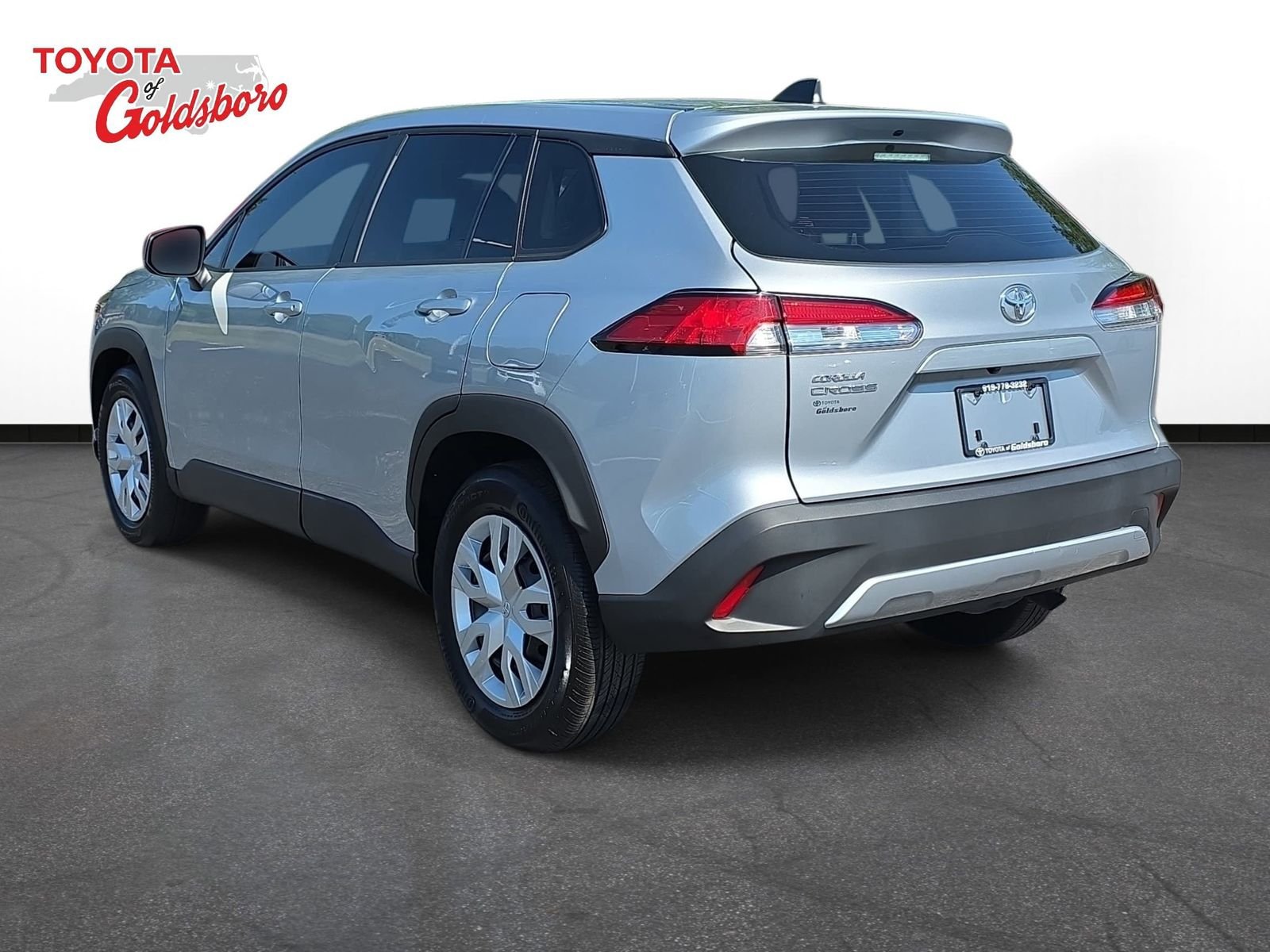 Used 2024 Silver Toyota L image 7