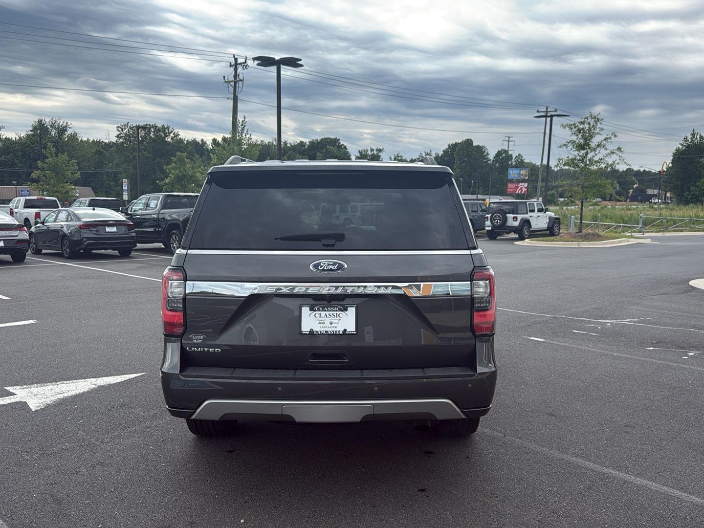 Used 2020 Magnetic Metallic Ford Limited image 8