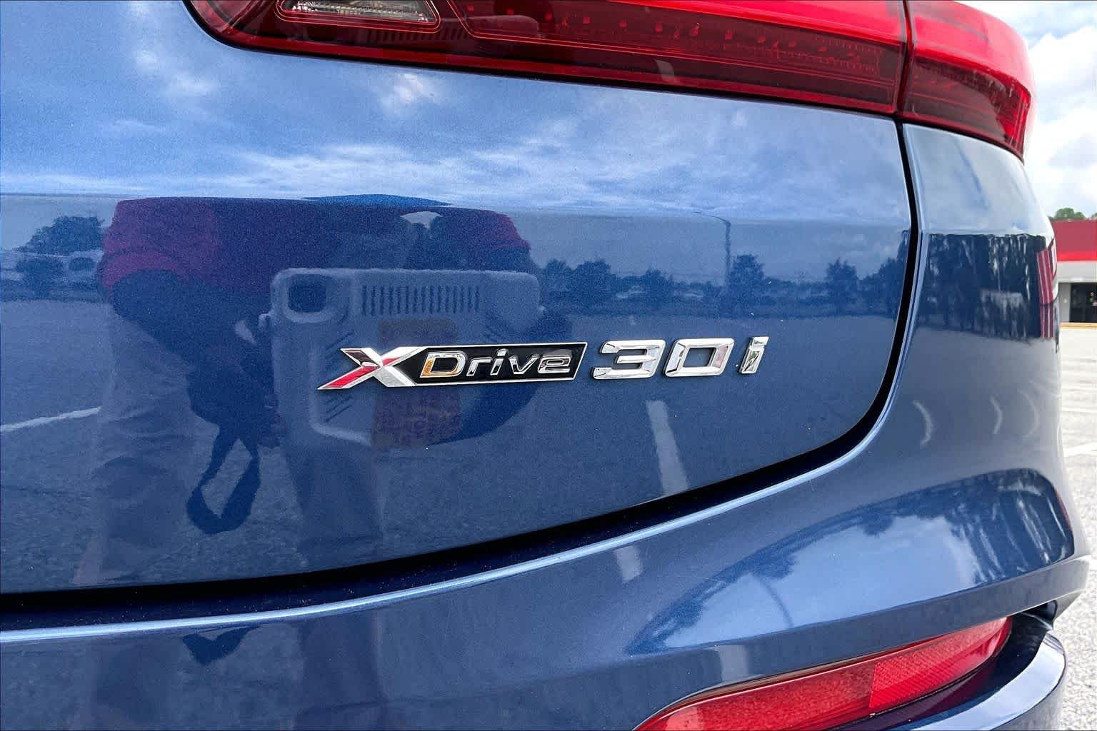 Used 2020 Phytonic Blue Metallic BMW xDrive30i image 31