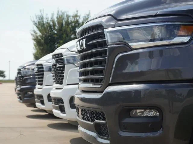 New 2026 Bright White Clear-Coat Exterior Paint RAM Warlock image 30