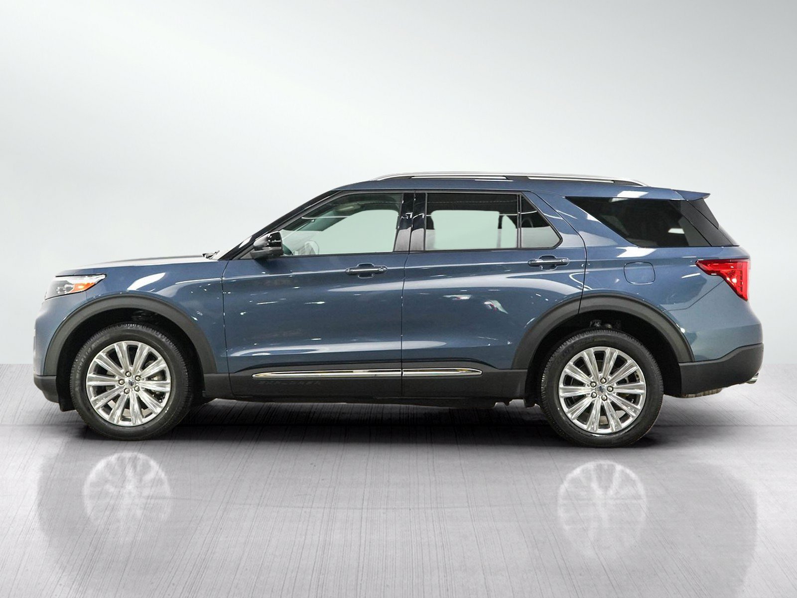 Used 2021 Ford Explorer Limited with VIN 1FM5K8FW7MNA16677 for sale in South Saint Paul, Minnesota