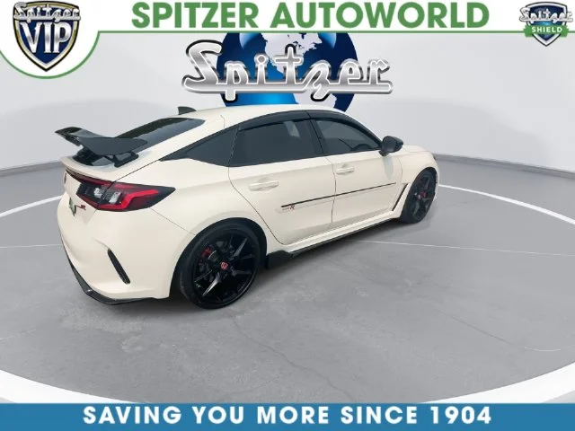 Used 2024 White Honda  image 10