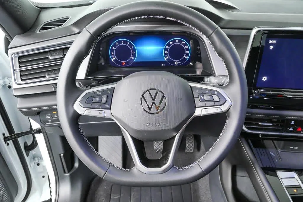 New 2026 Opal White Pearl Volkswagen 2.0T SE w/Technology image 8