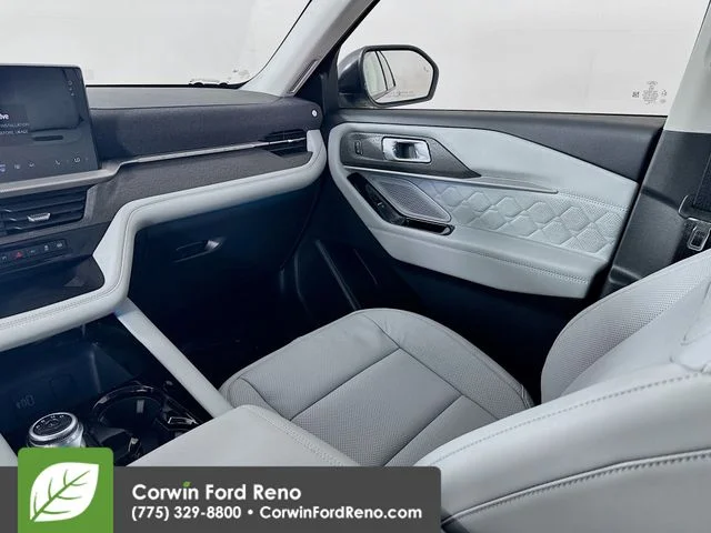 New 2026 Space White Metallic Ford Platinum image 27