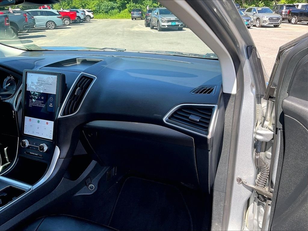 Used 2024 Silver Ford SEL image 13