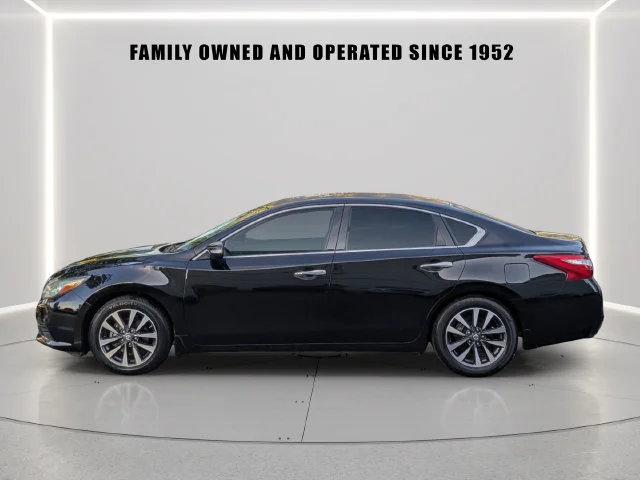 Certified Used 2017 Black Nissan 2.5 SV image 3