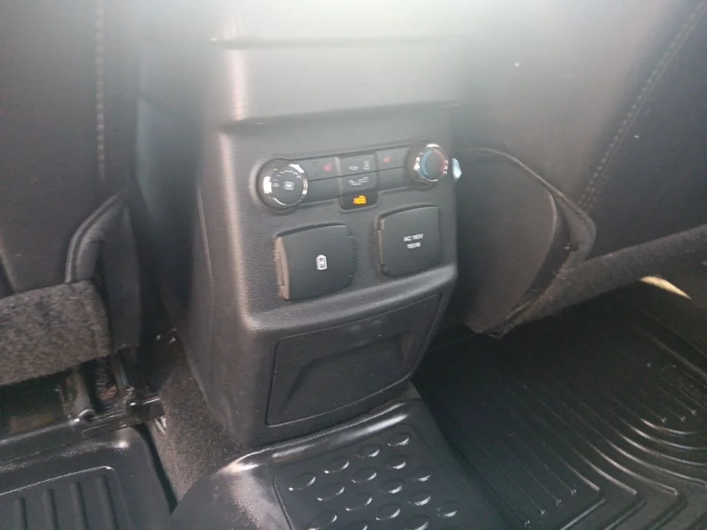 Used 2017 Magnetic Ford Limited image 27