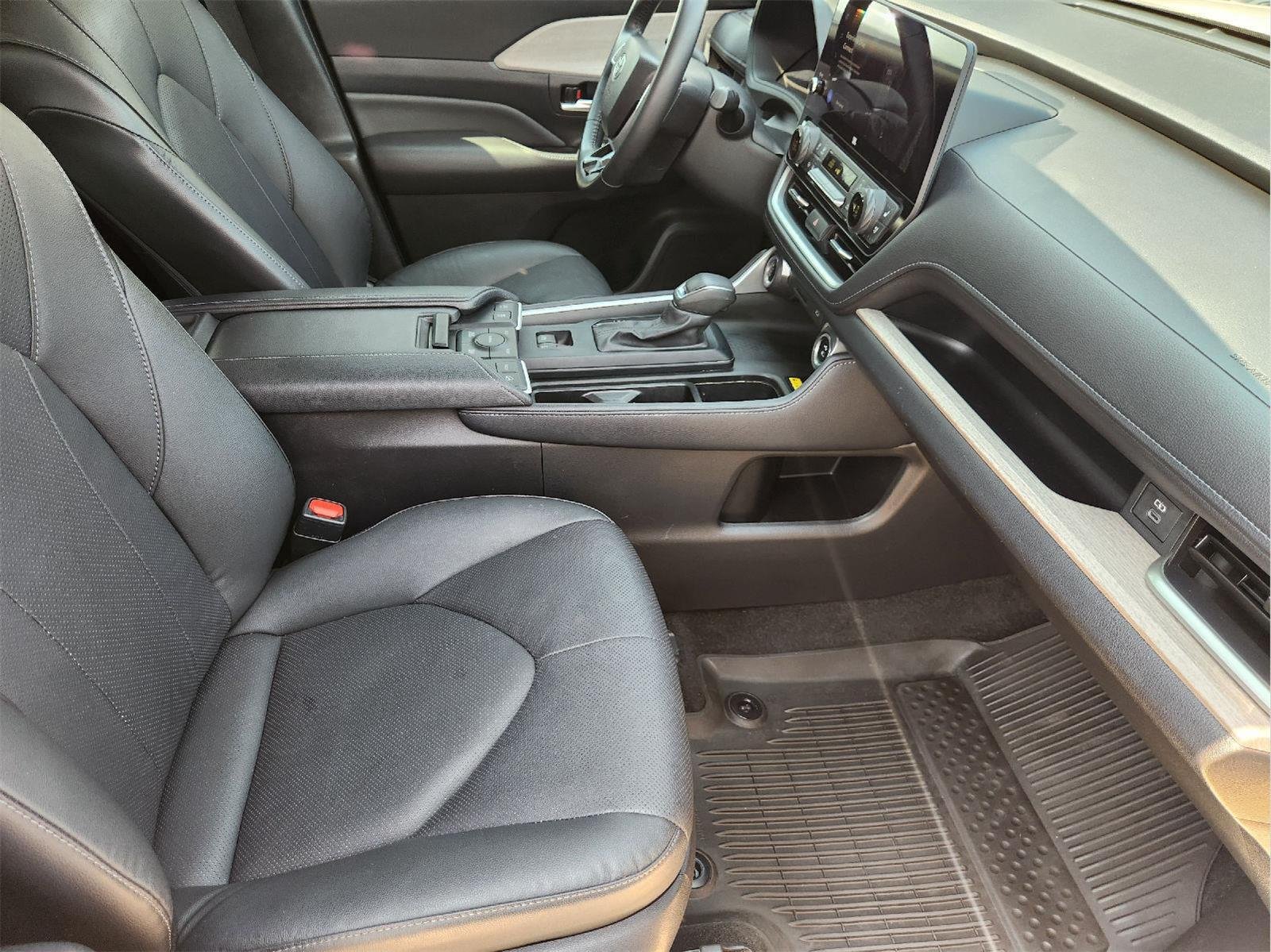 2024 Toyota Grand Highlander Limited - Photo 14