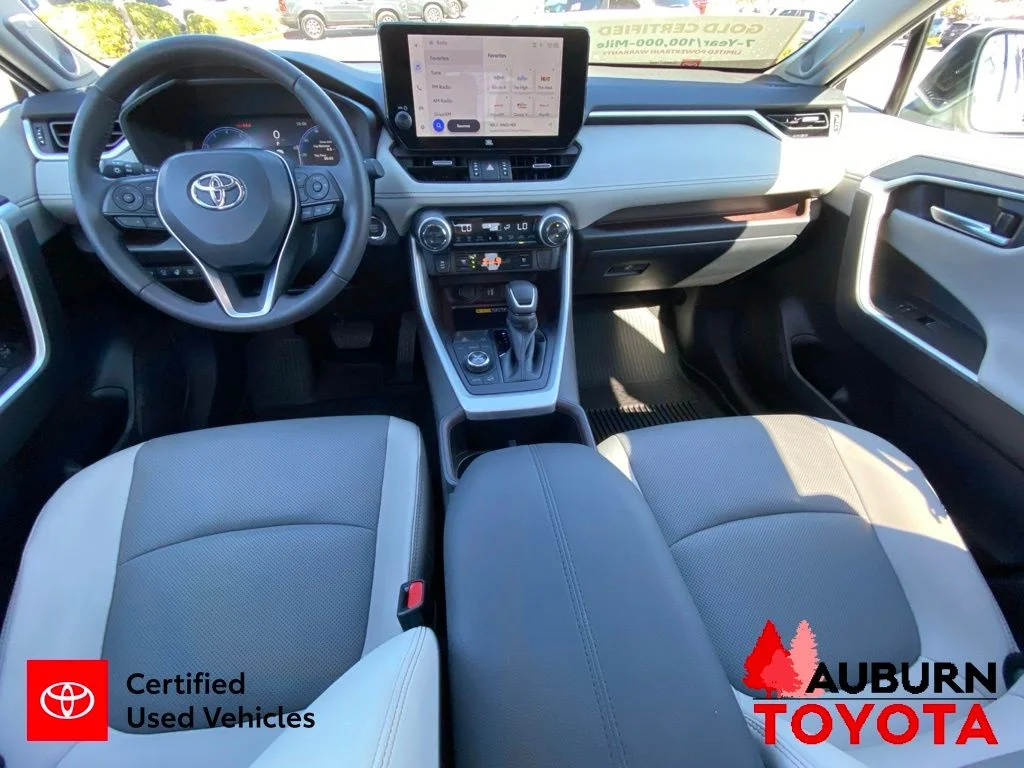 Certified Used 2025 Wind Chill Pearl Toyota Limited image 28