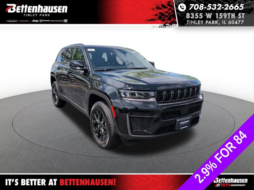 New 2026 Diamond Black Crystal Pearlcoat Jeep Altitude image 5