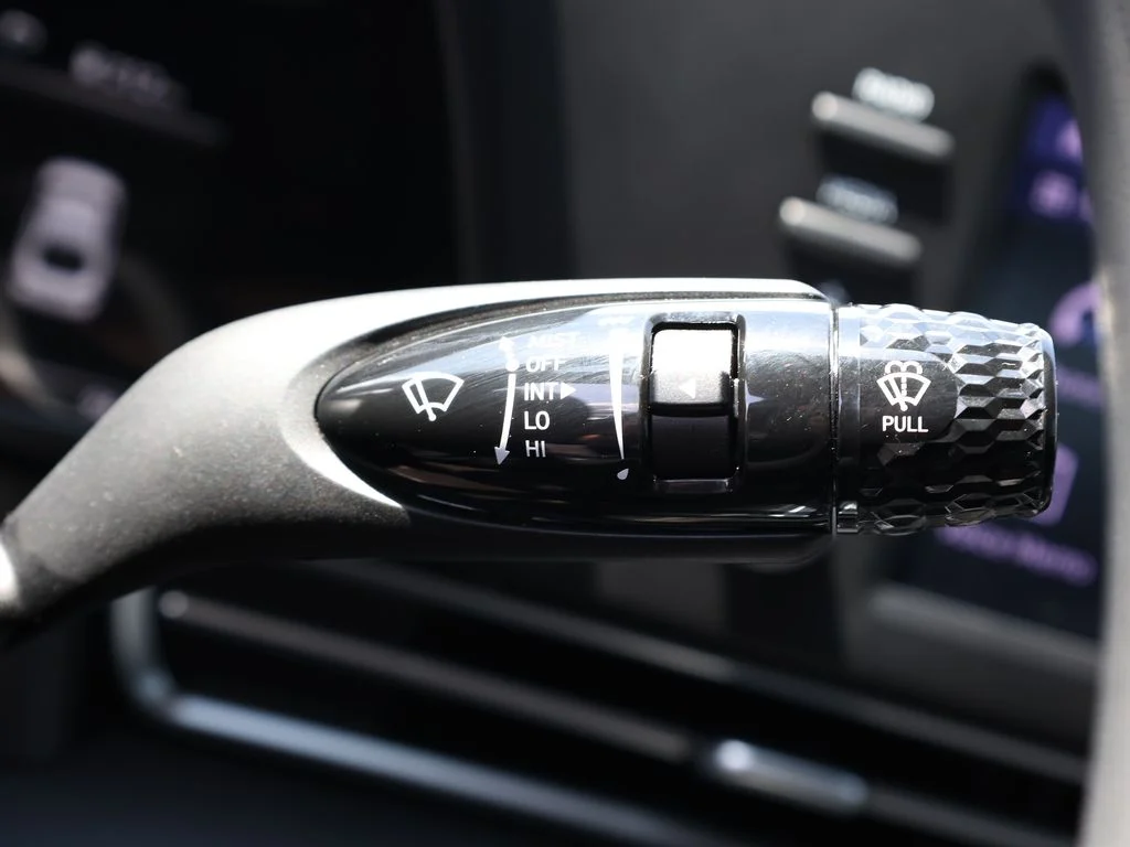 Used 2023 Black Hyundai SEL image 34