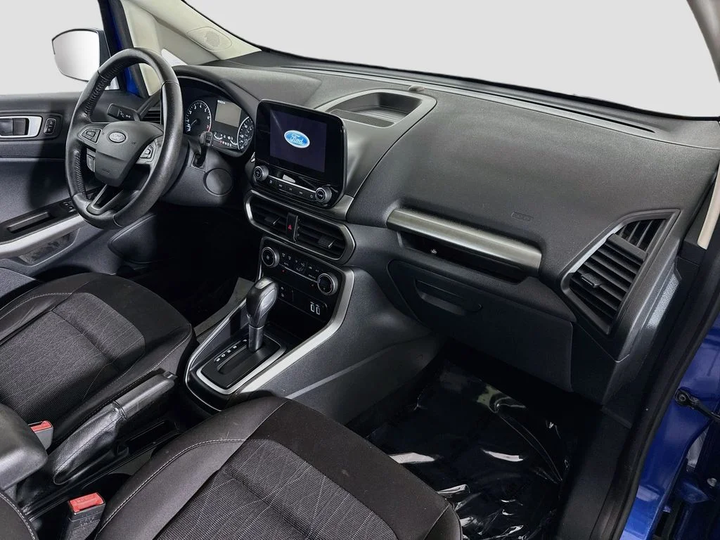 Used 2018 Blue Ford SE image 27