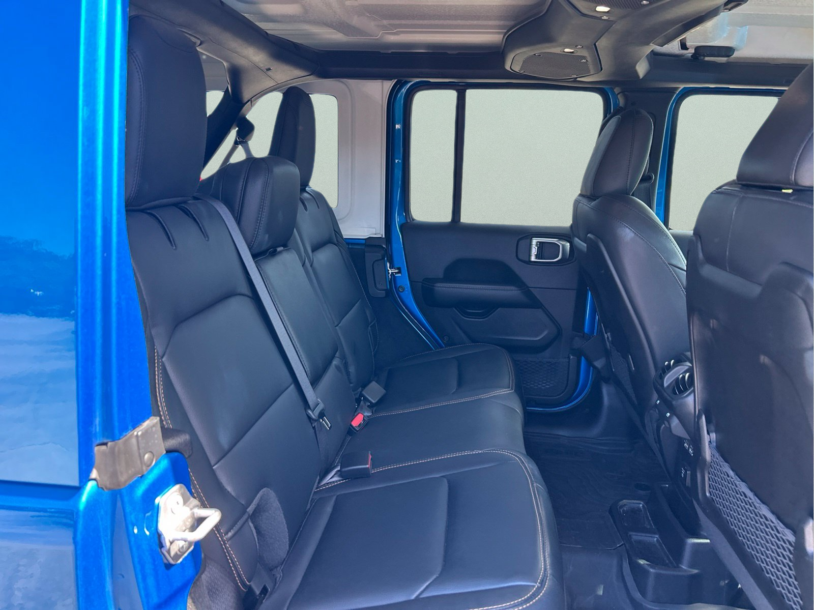 Used 2024 Blue Jeep Sahara image 11
