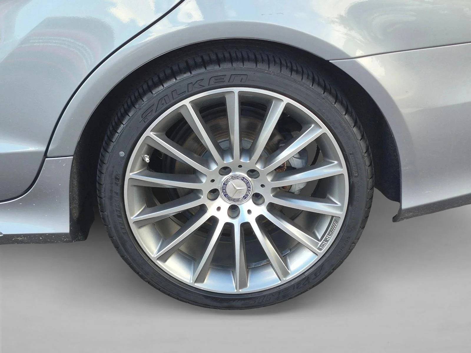 Used 2015 White Mercedes-Benz CLS 400 image 21