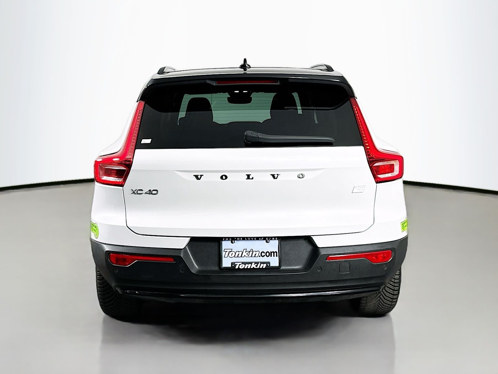 Used 2023 Crystal White Volvo Ultimate image 6