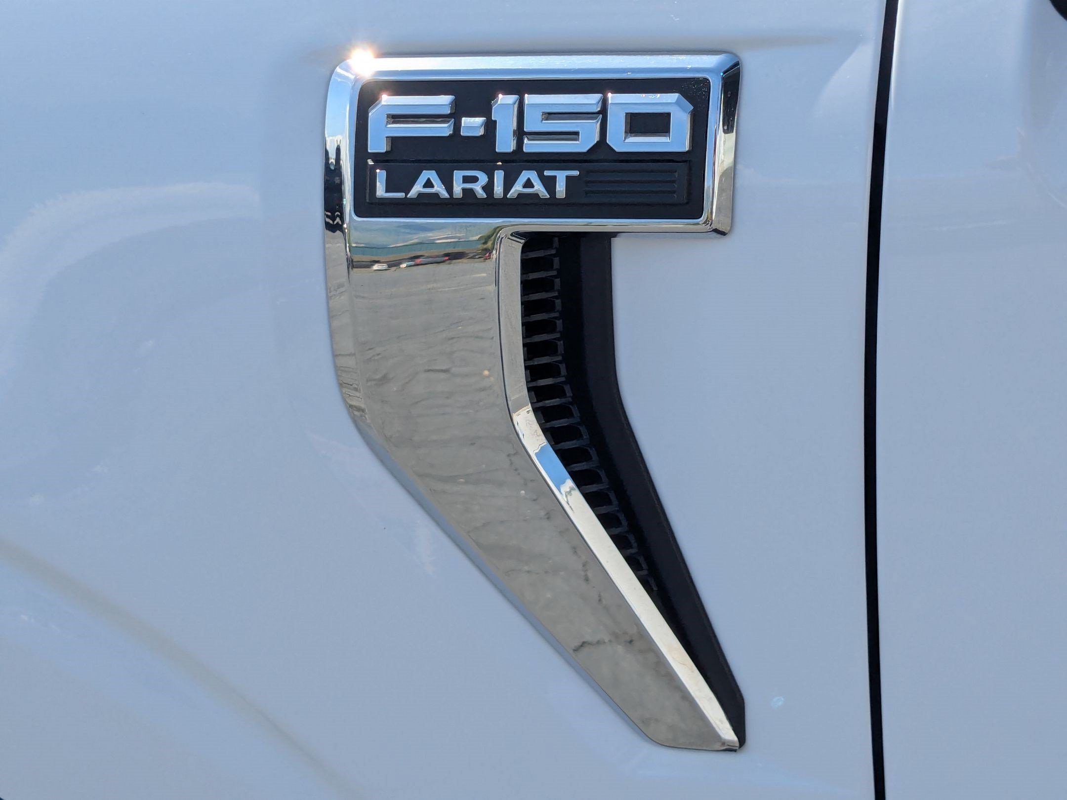 Used 2023 Oxford White Ford LARIAT image 13