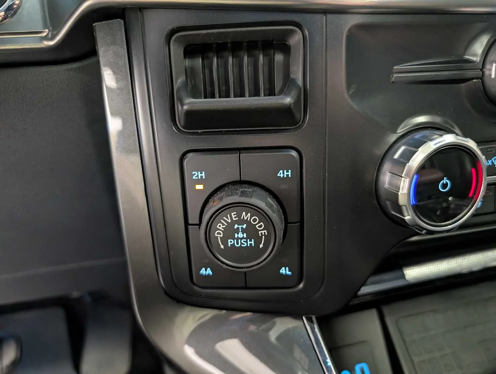 Used 2022 Agate Black Ford LARIAT image 34