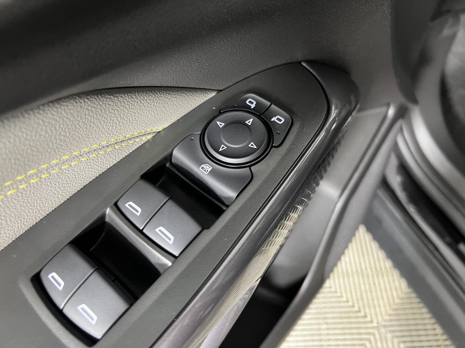 Used 2025 Mosaic Black Metallic Chevrolet ACTIV image 12