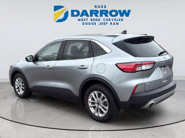 Used 2022 Silver Ford SE image 3