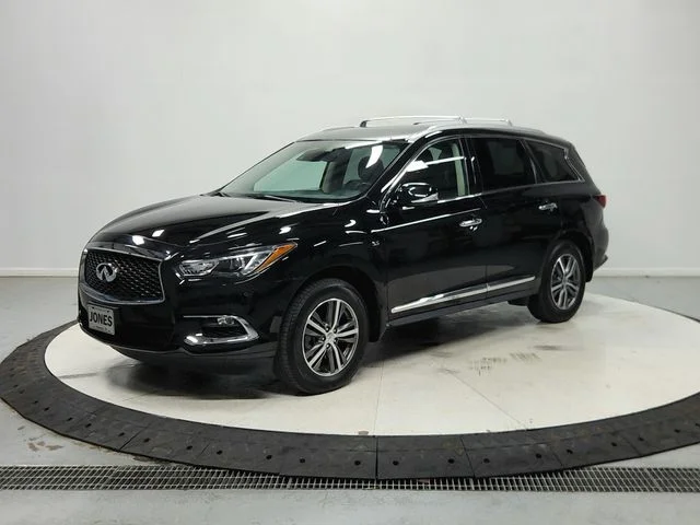 Used 2020 Black INFINITI LUXE image 4