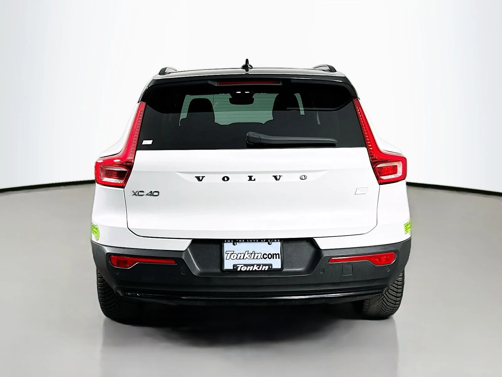 Used 2023 Crystal White Volvo Ultimate image 6
