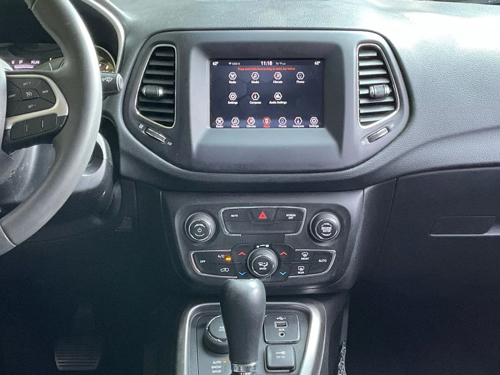 Used 2021 Black Jeep Latitude image 12