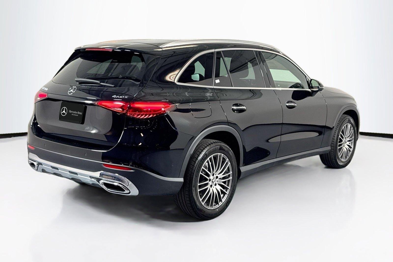 New 2026 Black Mercedes-Benz GLC 300 image 5