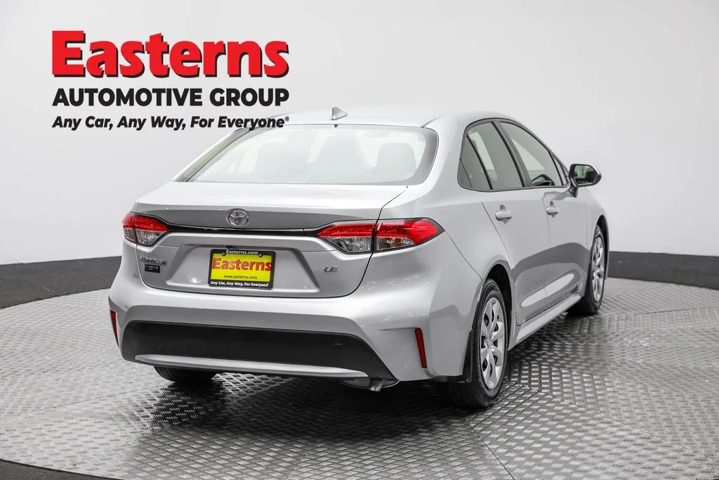 Used 2022 Silver Toyota LE image 5