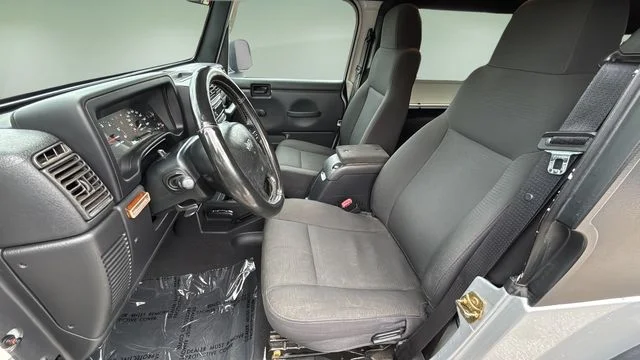 Used 2006 Silver Jeep Unlimited image 18