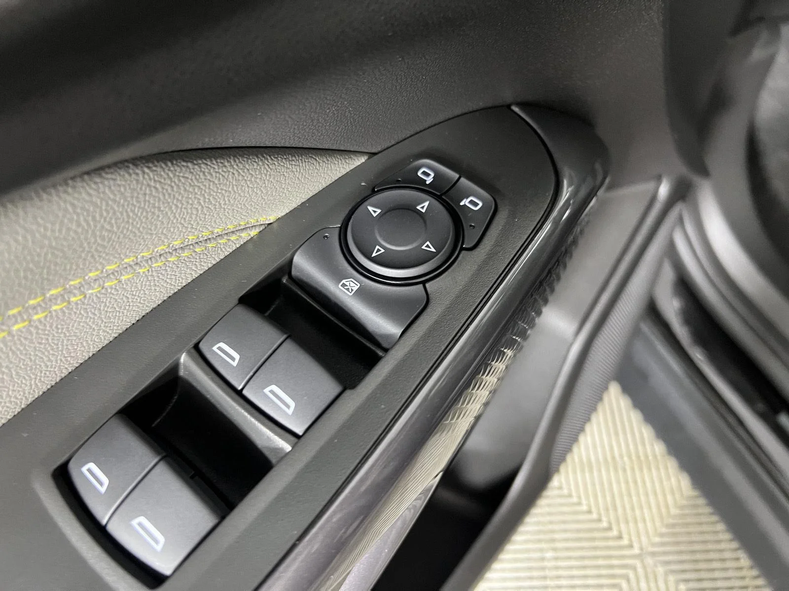 Used 2025 Mosaic Black Metallic Chevrolet ACTIV image 12