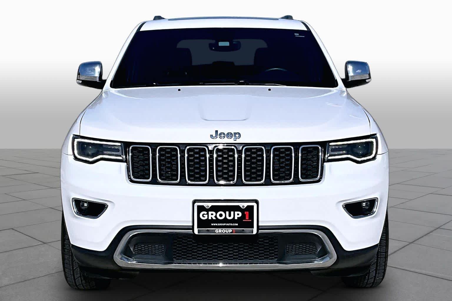 Used 2018 Bright White Clear Coat Jeep Limited image 4