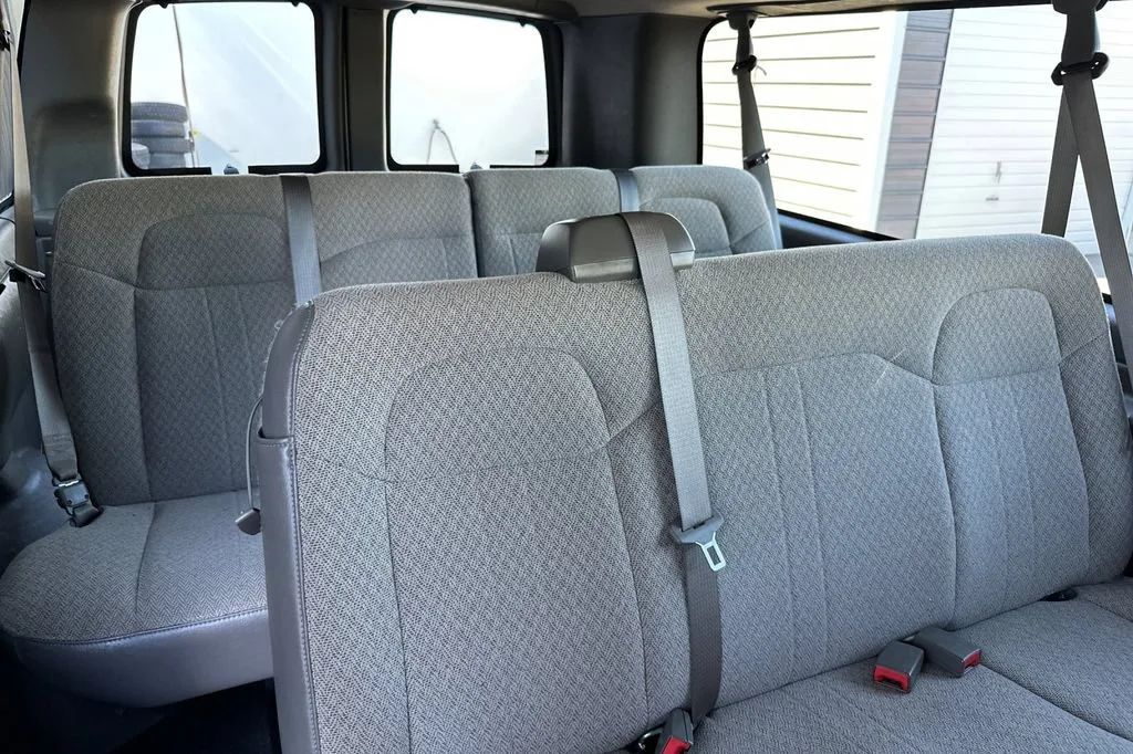 2024 Chevrolet Express Passenger LT - Photo 15