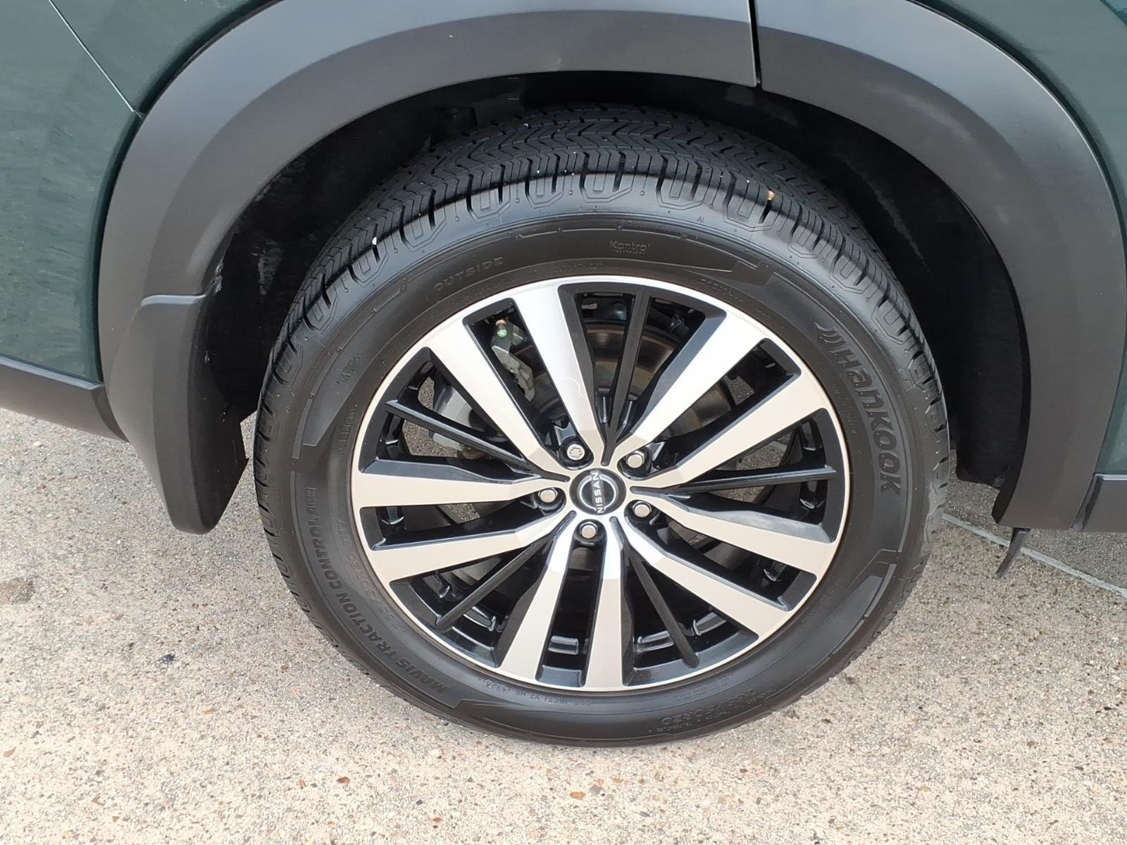2024 Nissan Pathfinder Platinum - 10