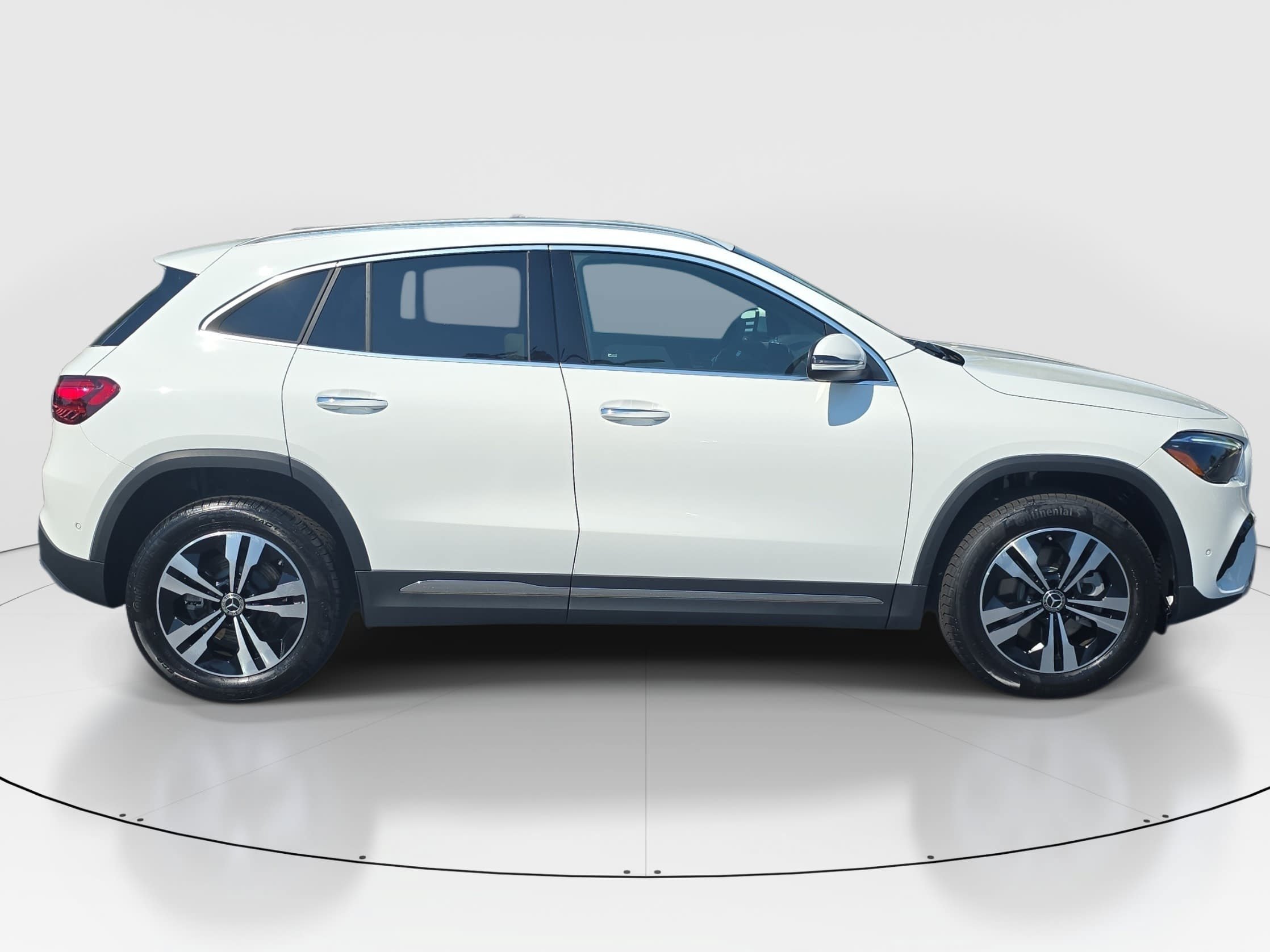 New 2026 Polar White Mercedes-Benz GLA250 image 6