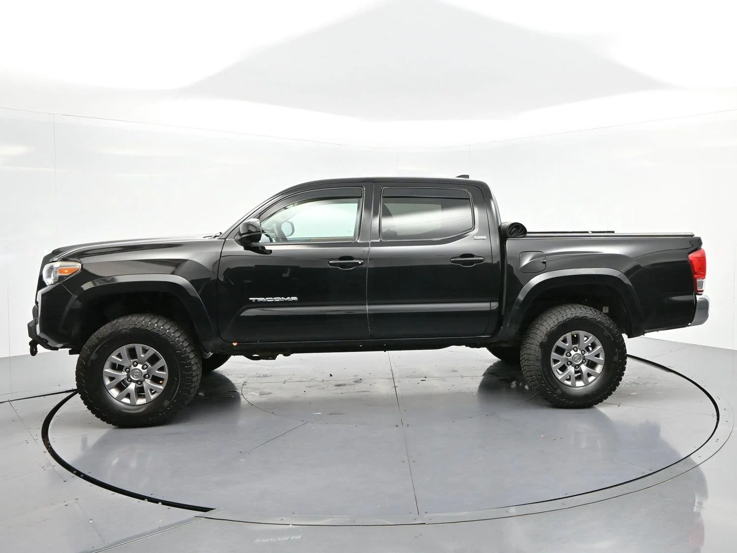 Used 2016 Black Toyota SR image 4