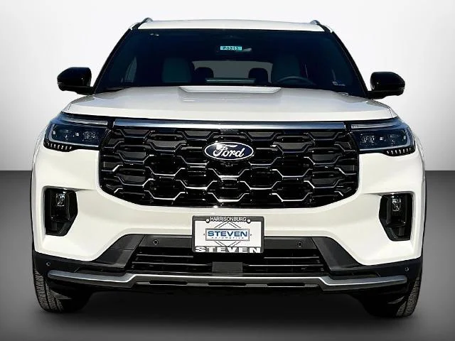 New 2027 Star White Metallic Tri-Coat Ford Platinum™ image 58