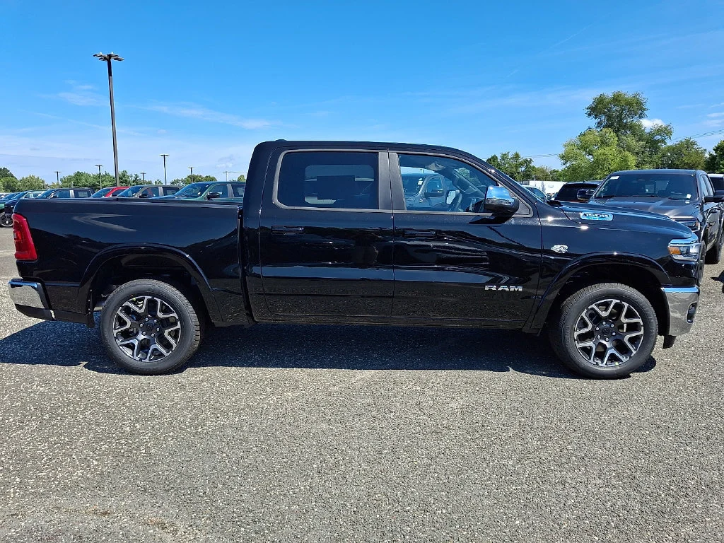New 2027 Diamond Black Crystal Pearl-Coat Exterior Paint RAM Laramie image 9