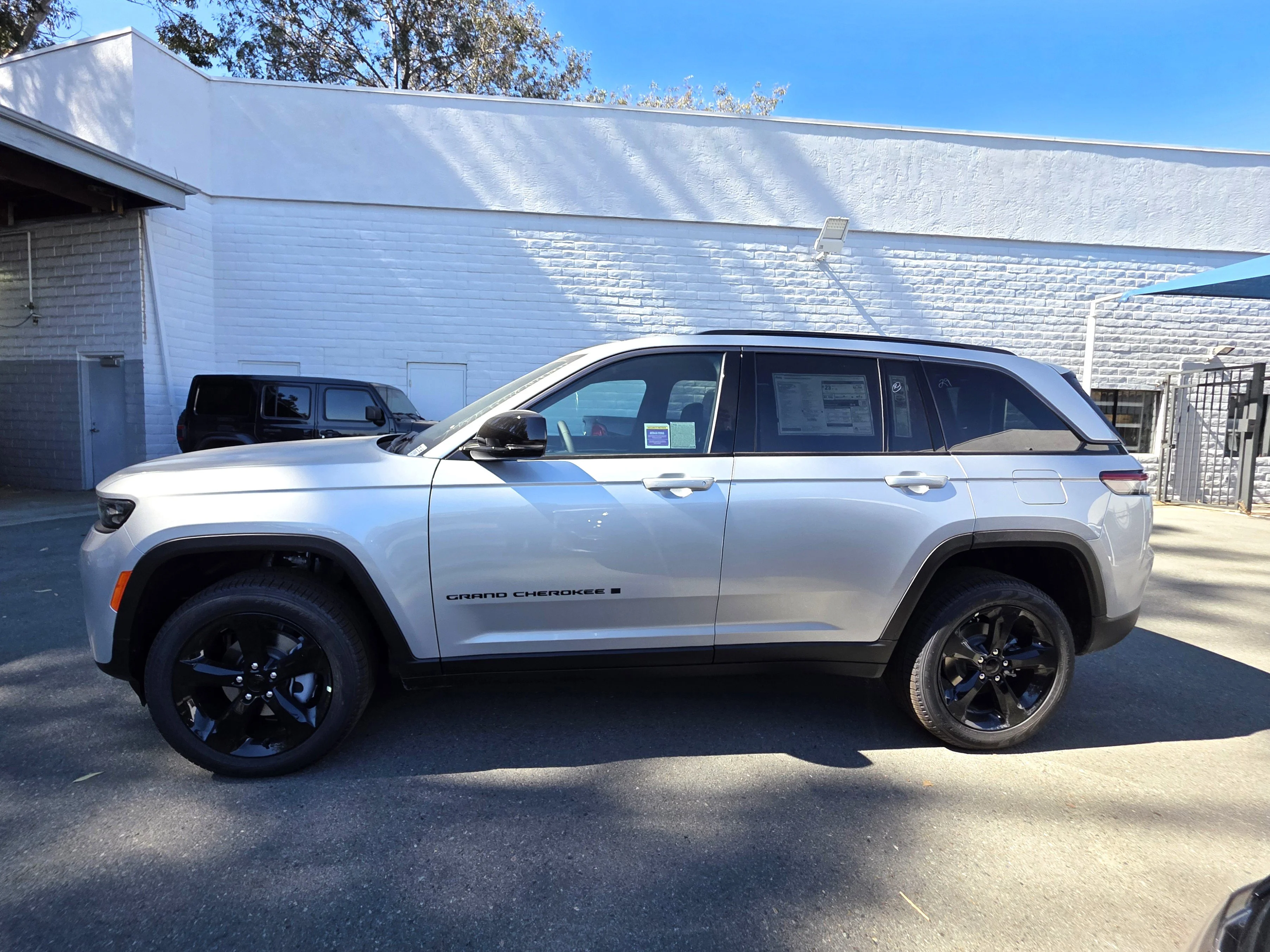 New 2026 Silver Jeep Limited image 2